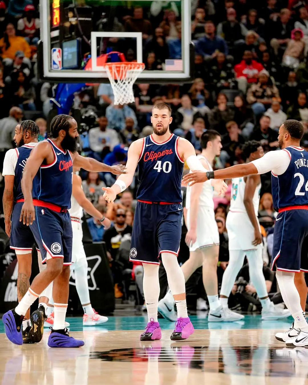 前NBA巨星重返球场，助力球队逆袭(前nba巨星重返球场,助力球队逆袭的是谁)