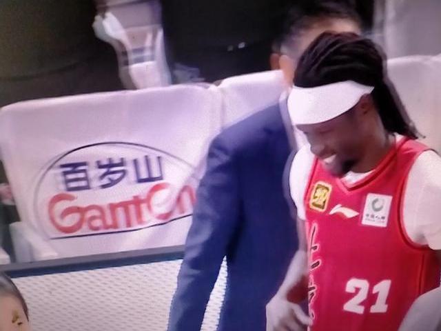 星空体育培训-新疆队在热闹的比赛中打败了强敌(新疆队在热闹的比赛中打败了强敌队)