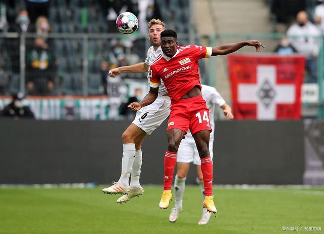 星空体育登录-多特蒙德成功晋级，罗马城队员紧张失误