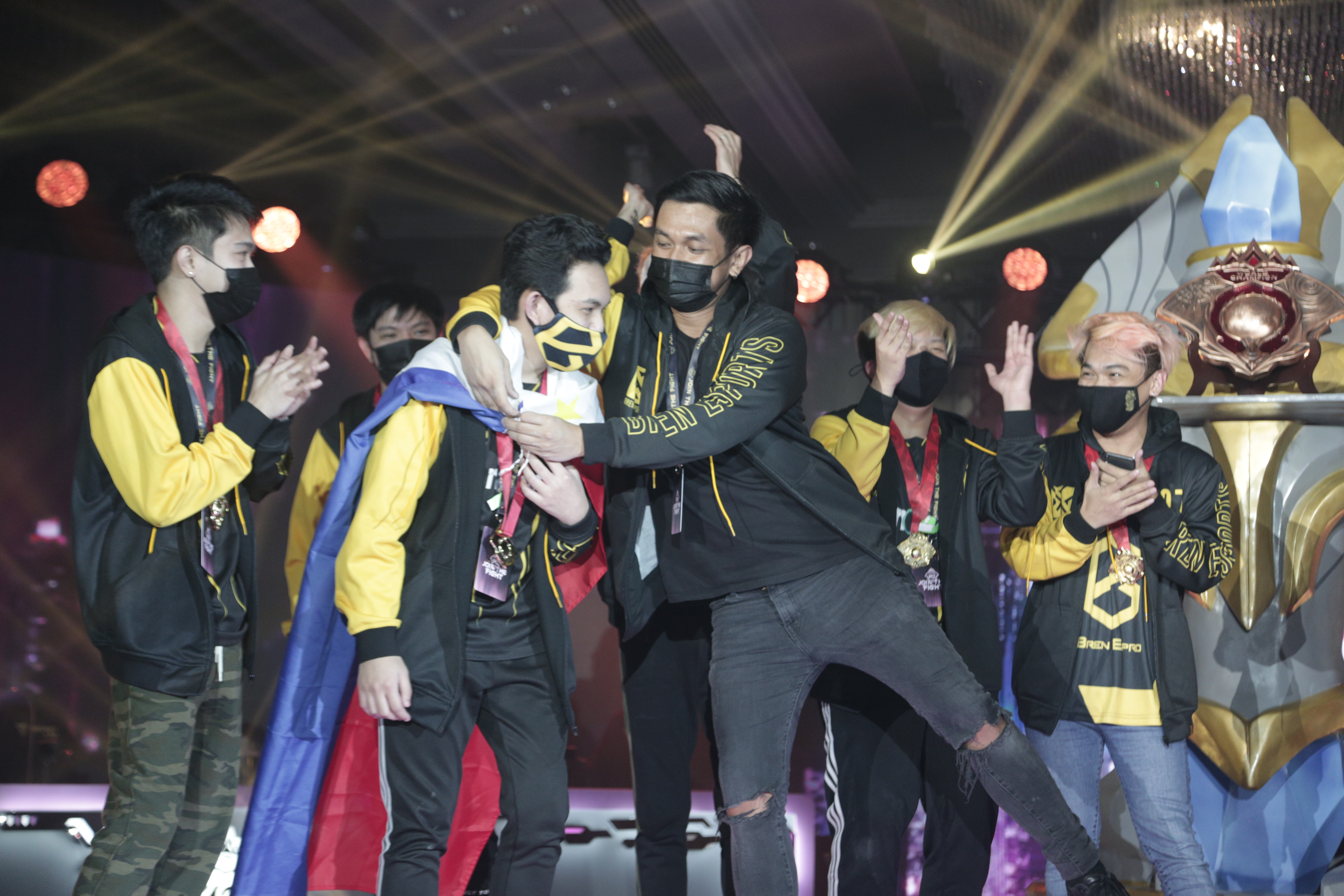 实战对决备受瞩目,赛前气氛热烈 实战对决备受瞩目,赛前气氛热烈