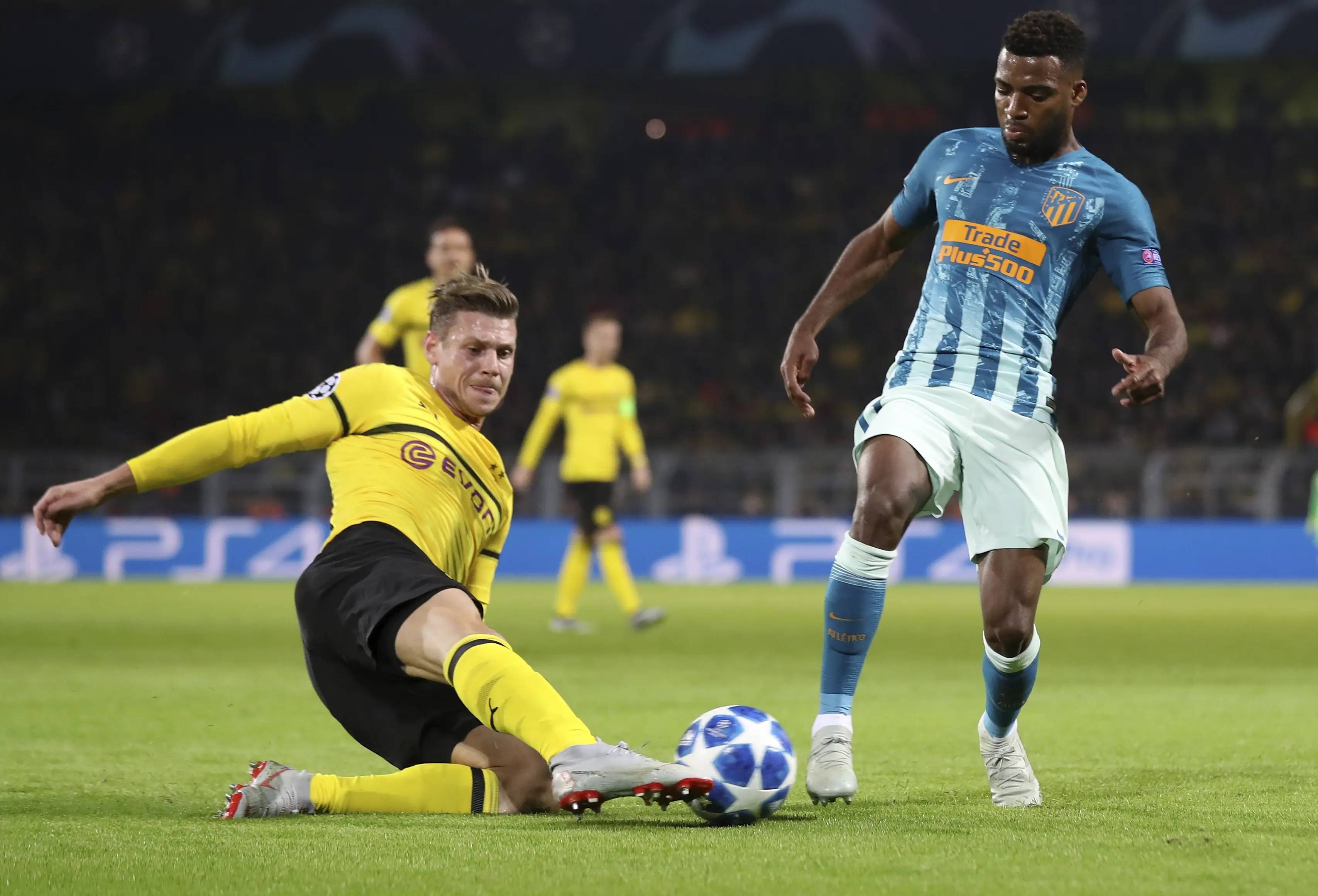 星空体育官方登录入口-欧冠赛场烽火连天，球迷尽情享受精彩比赛的简单介绍