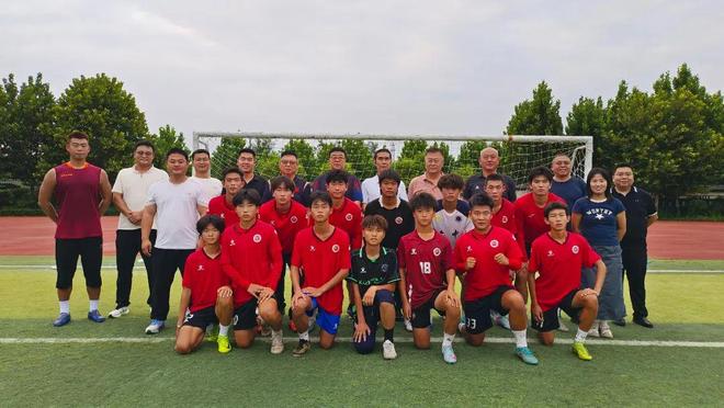 包含女足教练团队:助力培养更多足球新秀的词条 包含女足教练团队:助力培养更多足球新秀的词条