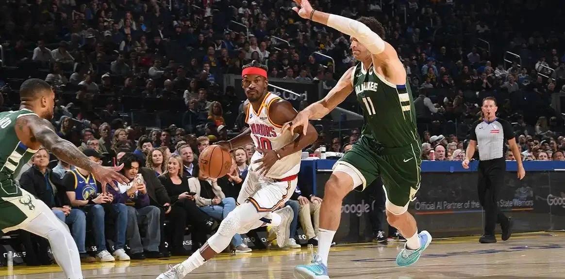 雄鹿全队爆发联手击败对手 雄鹿全队爆发联手击败对手