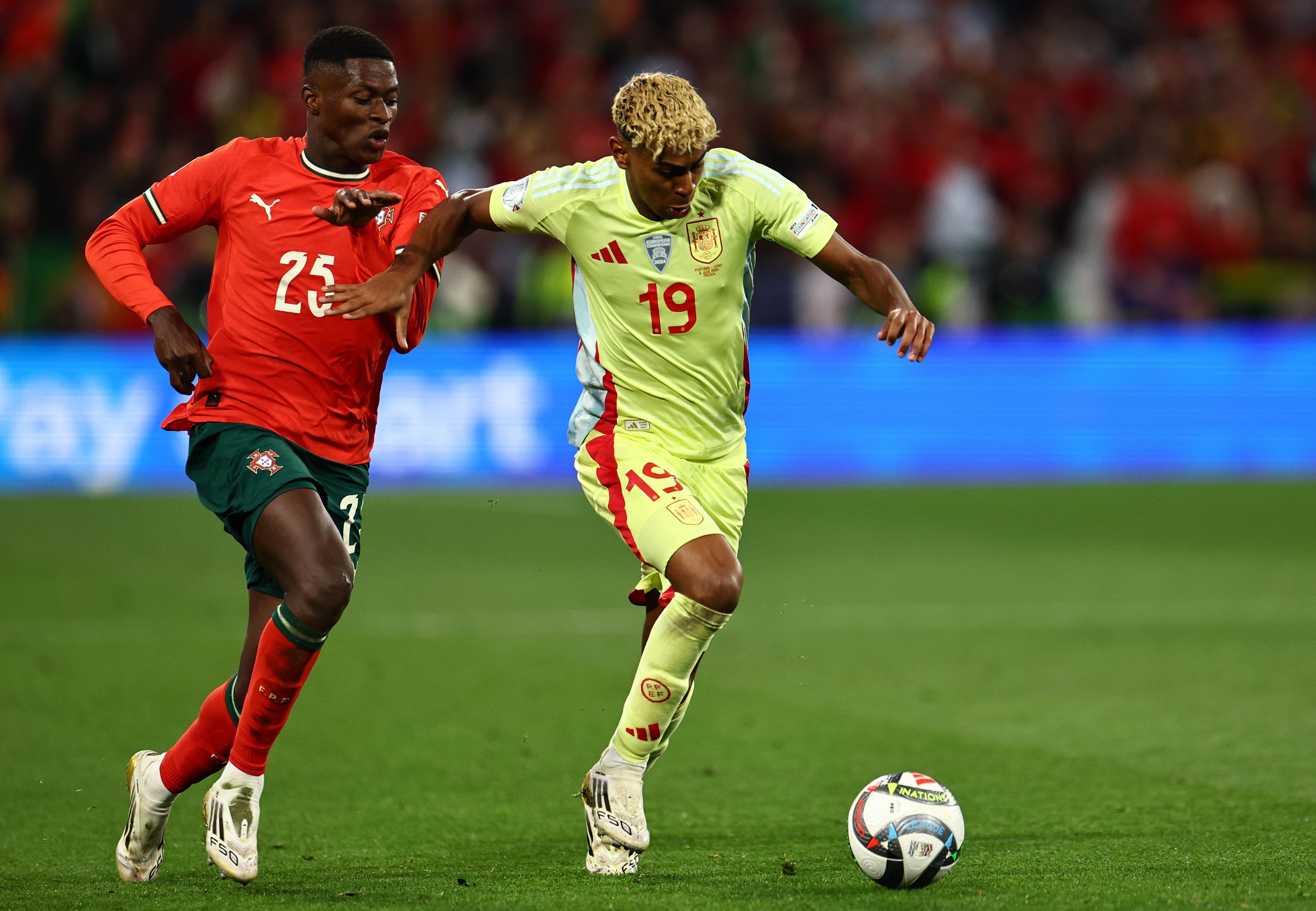 葡萄牙队客场告捷,欧预赛排名攀升的简单介绍 葡萄牙队客场告捷,欧预赛排名攀升的简单介绍