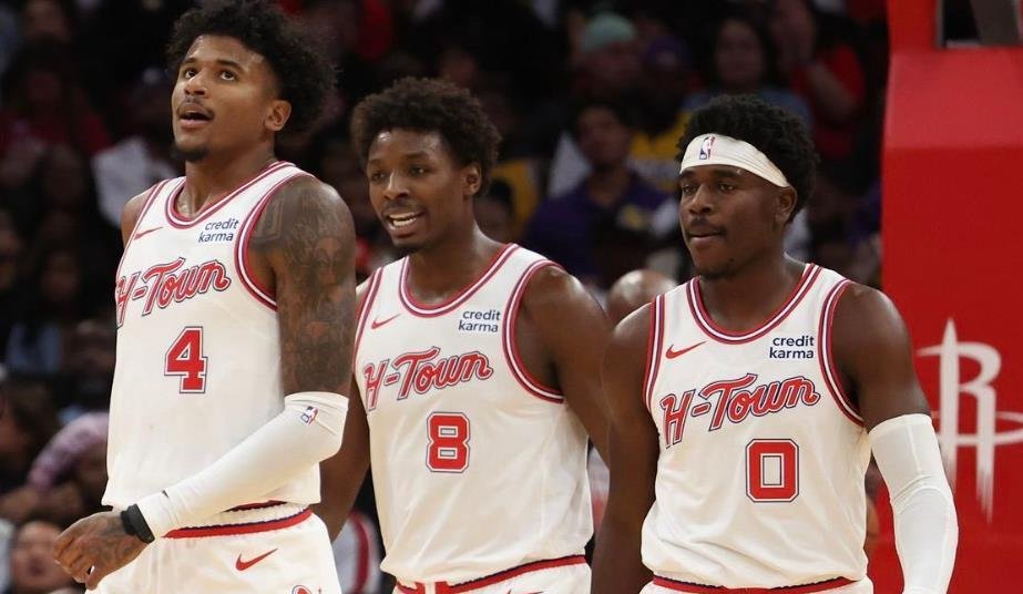 快船队客场力克热火，连续取得四连胜的简单介绍